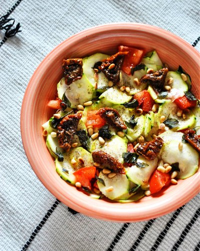 Salade de courgettes crues à l’italienne